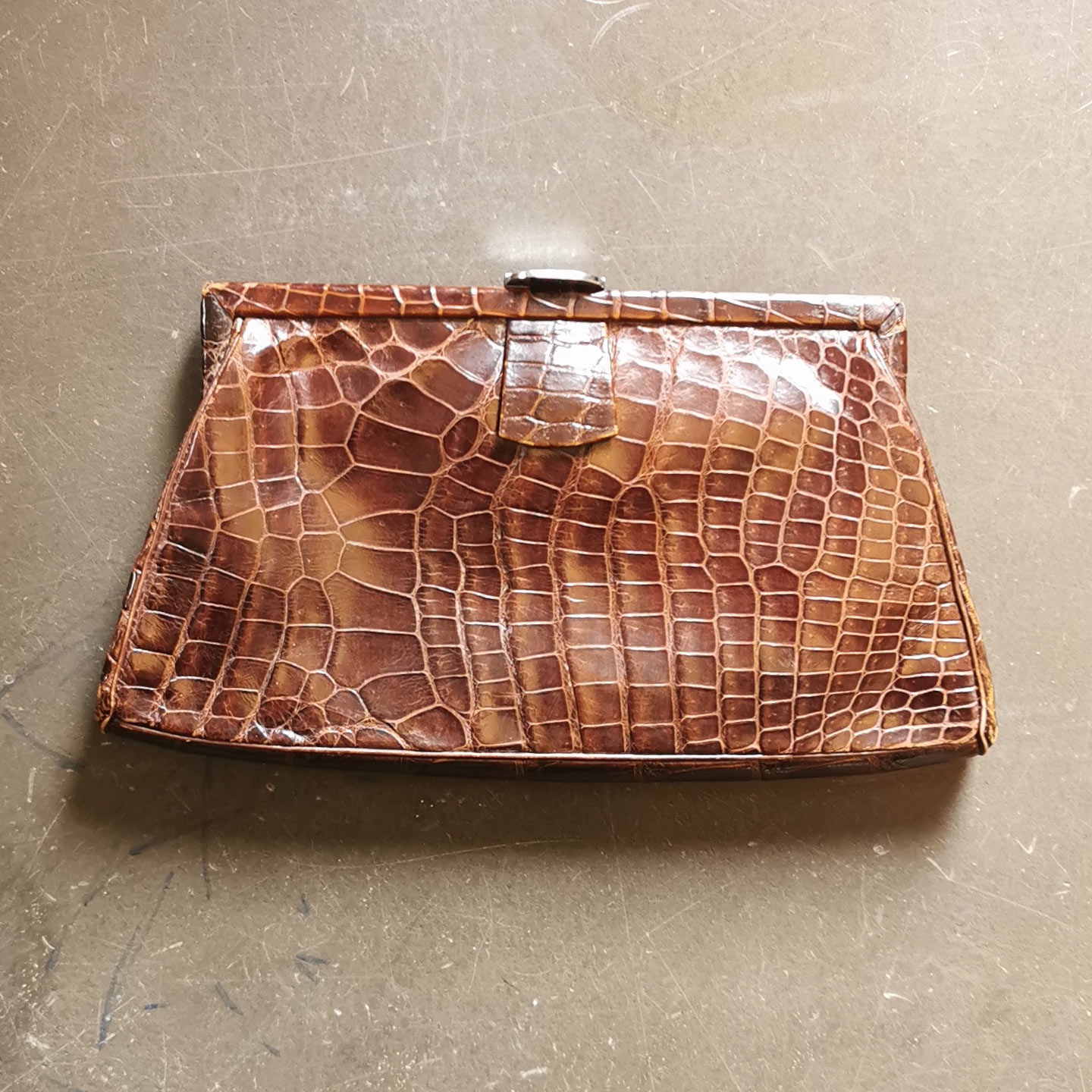 KLINIK_REVITAL_POCHETTE_CROCO_WEB